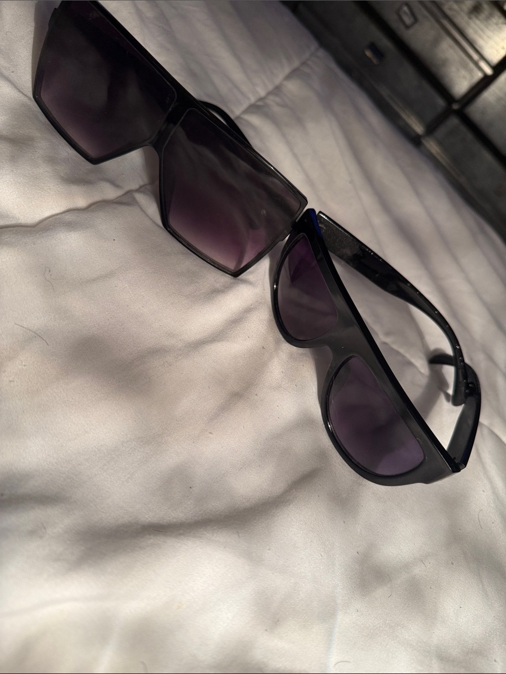 4 pair of Oversized Sunglasses - Black and Amber - Picture 7 of 7
